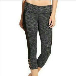 Athleta mind over mat space dye mesh side capri size small